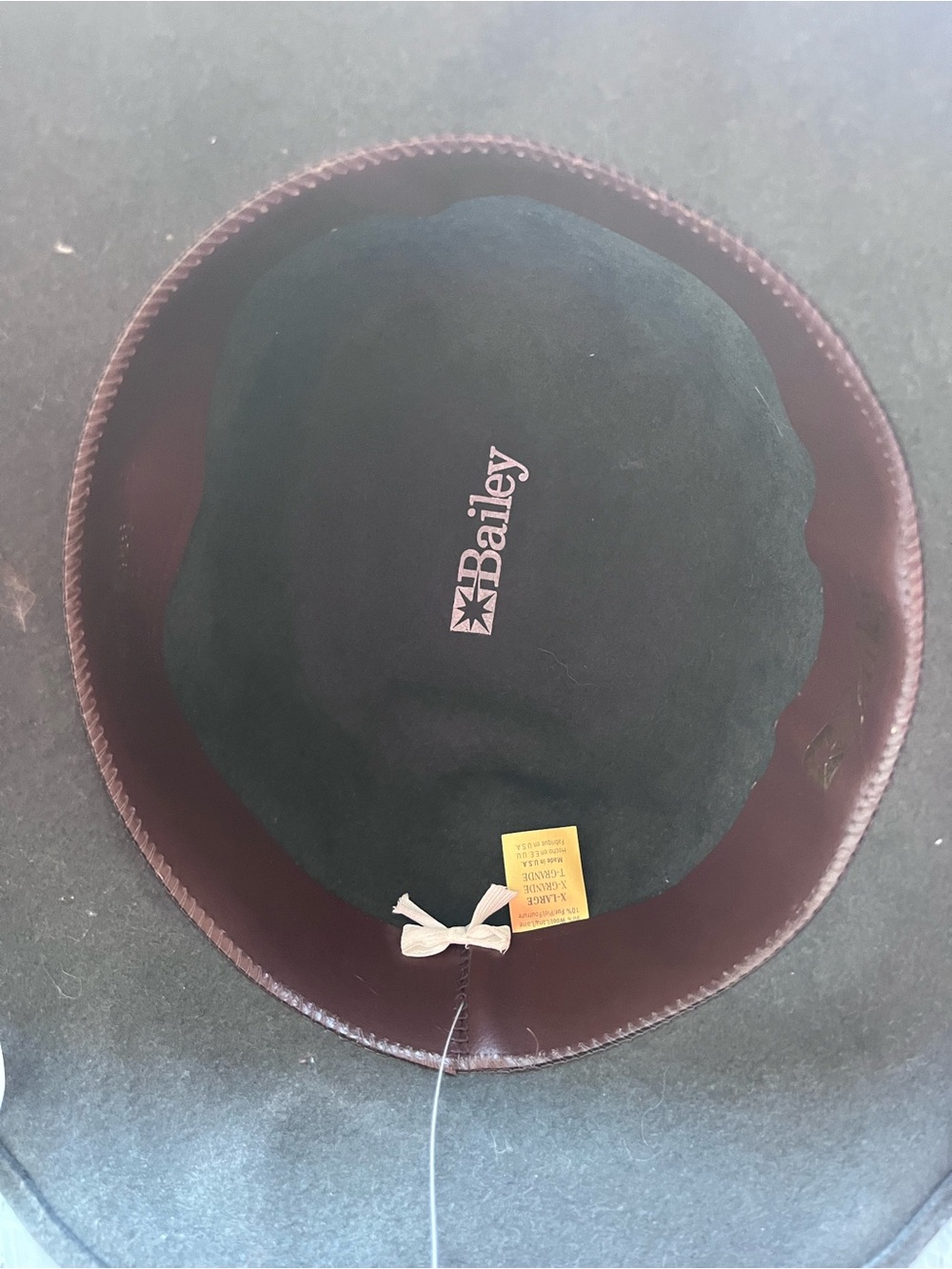Bailey men’s hats sz XL